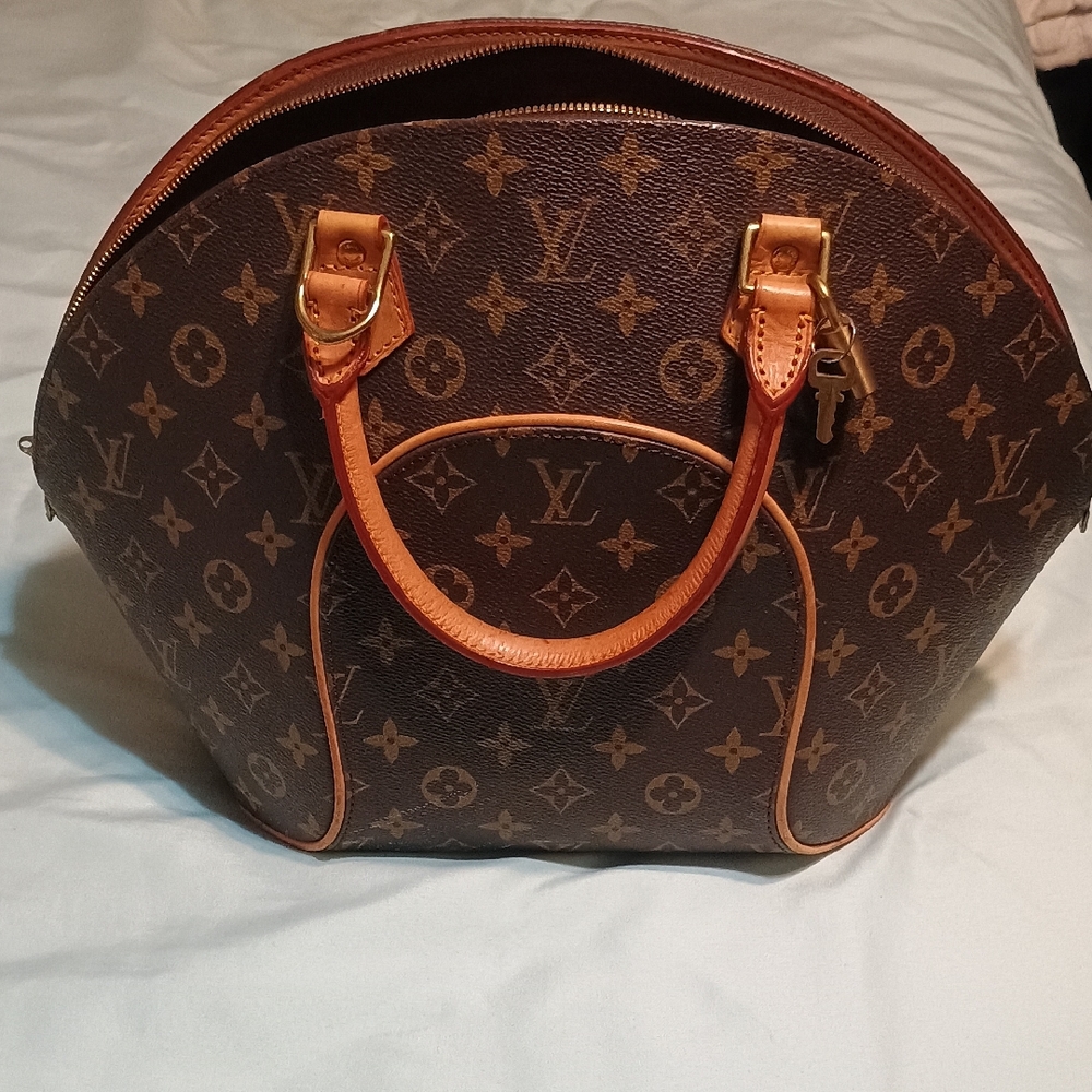 Louis Vuitton Classic Monogram Shoulder Bag